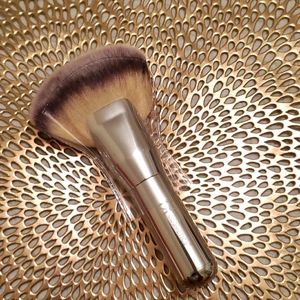 IT cosmetics Heavenly Luxe™ Mega Fan Brush #9